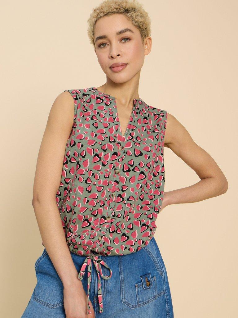 TULIP JERSEY SLEEVELESS SHIRT in TEAL PR - MODEL DETAIL