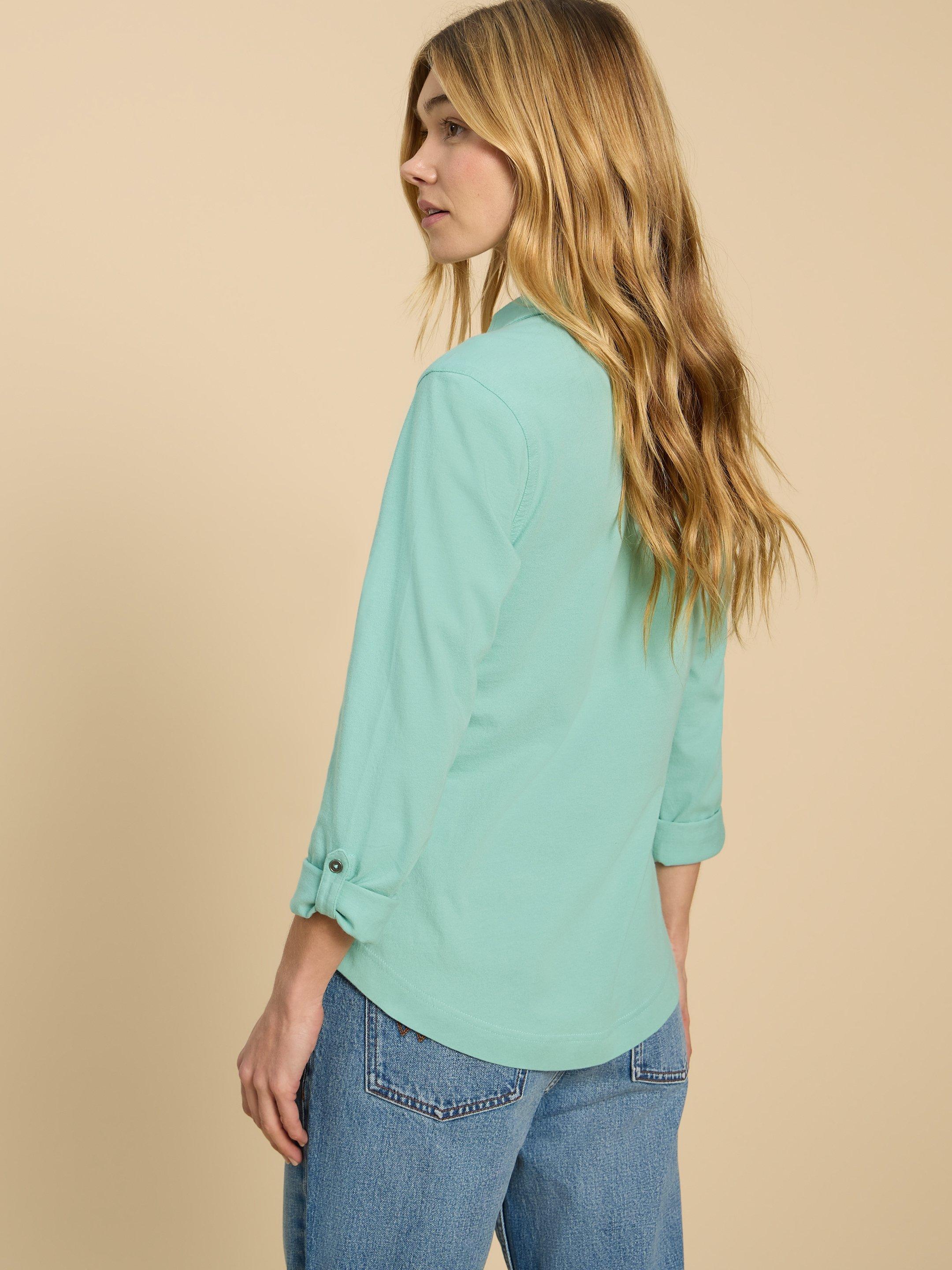 ANNIE JERSEY PRINT SHIRT in MID TEAL - MODEL BACK
