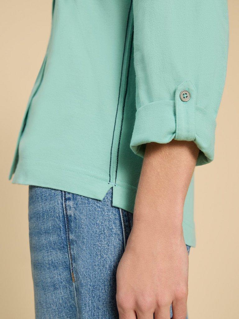 ANNIE JERSEY PRINT SHIRT in MID TEAL - MODEL DETAIL