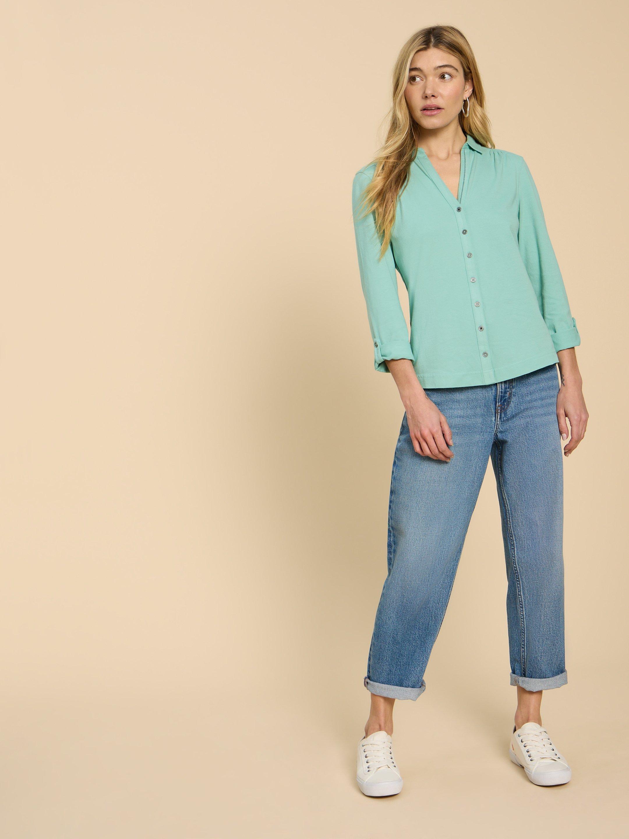 ANNIE JERSEY PRINT SHIRT in MID TEAL - MODEL FRONT