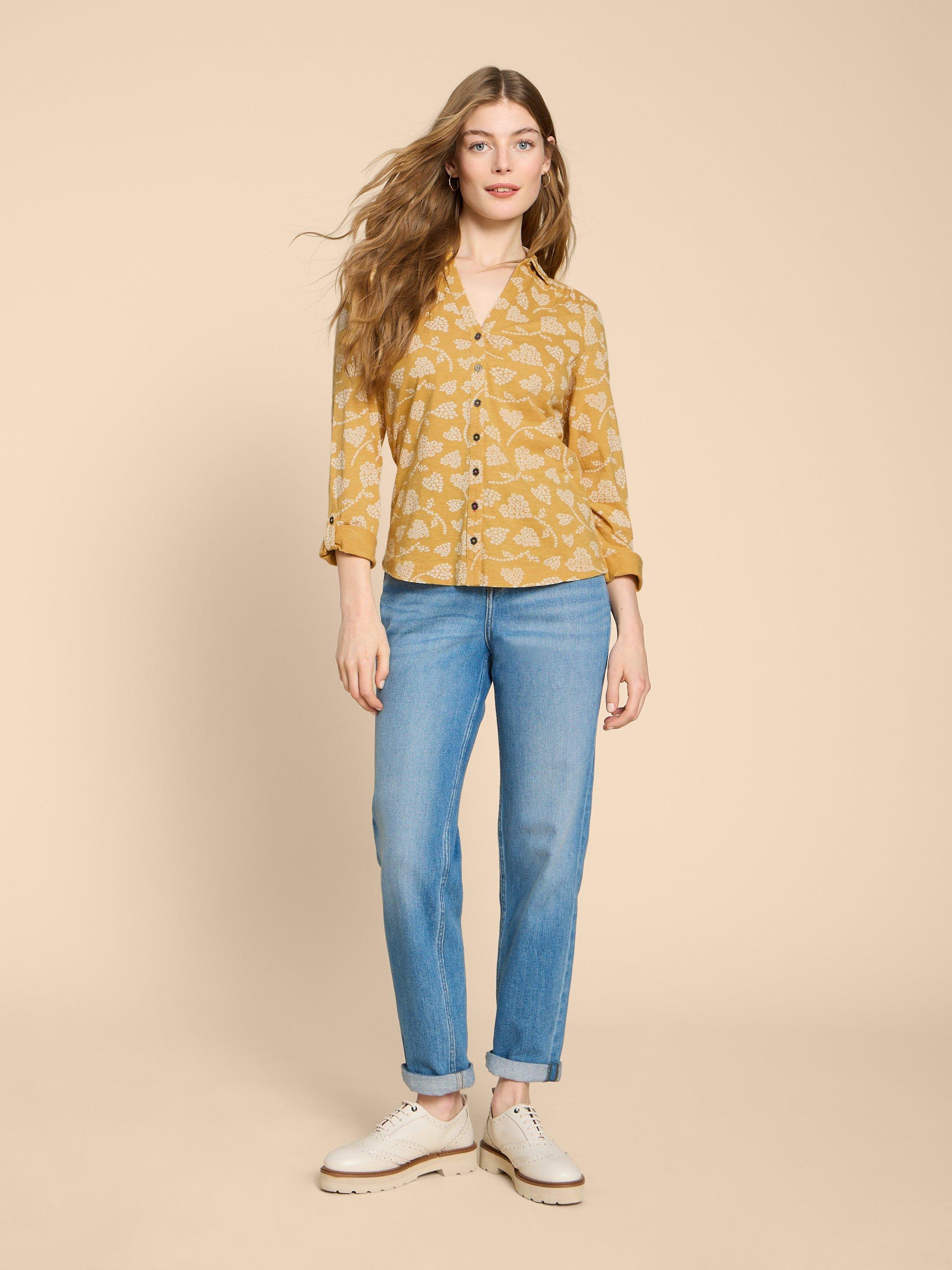 ANNIE JERSEY PRINT SHIRT in YELLOW PR - MODEL FRONT