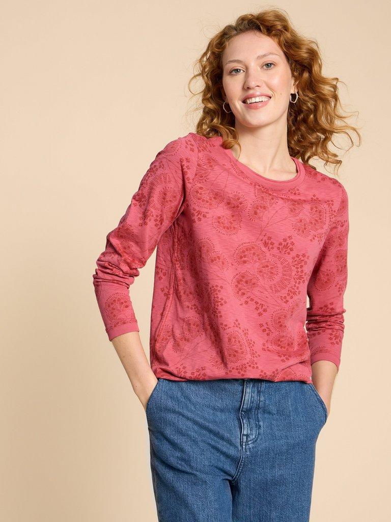 CLARA TEE in PINK PR - LIFESTYLE