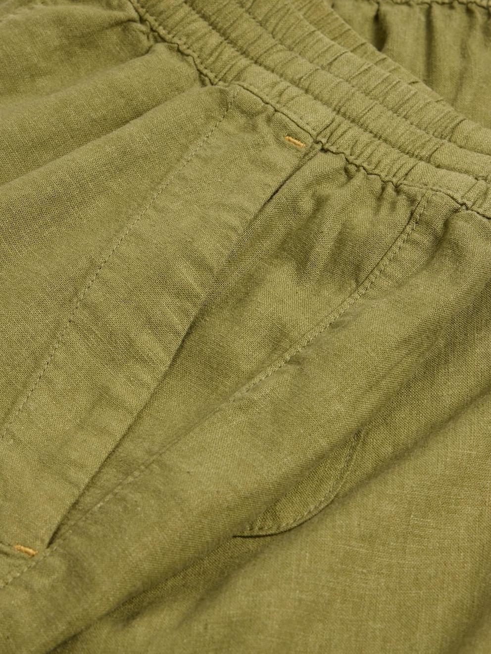 Elle Linen Blend Short in DK GREEN - FLAT DETAIL