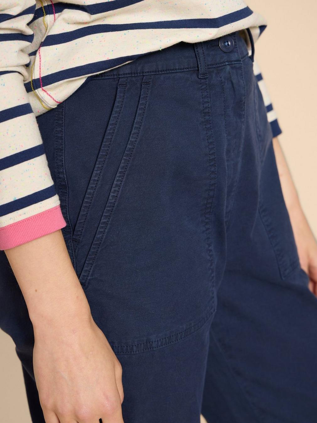 Twister Chino Trouser in DARK NAVY - MODEL DETAIL