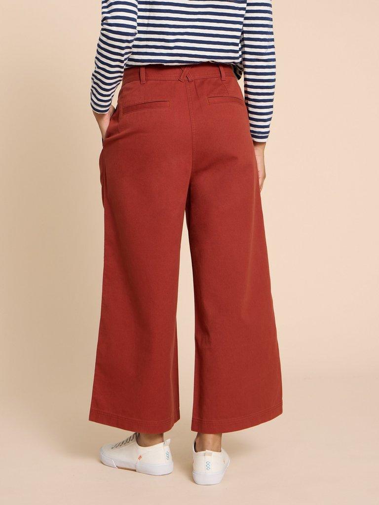 Look do Dia Calça Pantalona / Wide Leg - Comer Blogar e Amar  Wide leg pants  outfit, Leg pants outfit, High waisted pants outfit