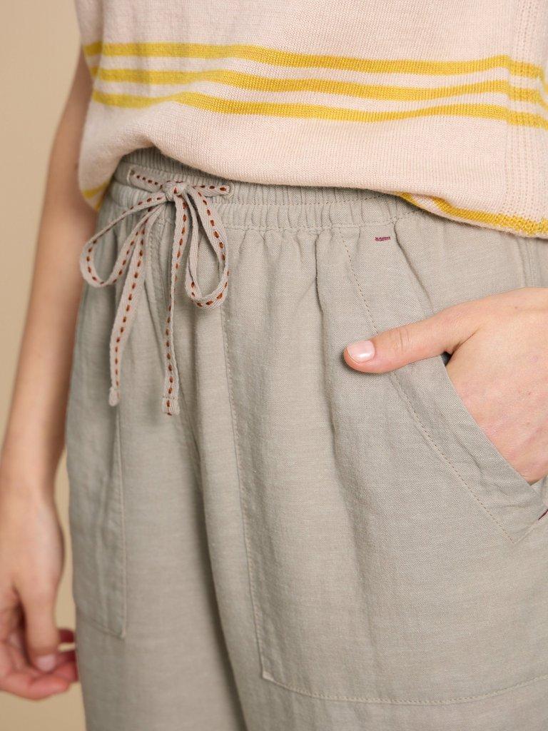 Elle Linen Blend Trouser in LGT NAT - MODEL DETAIL