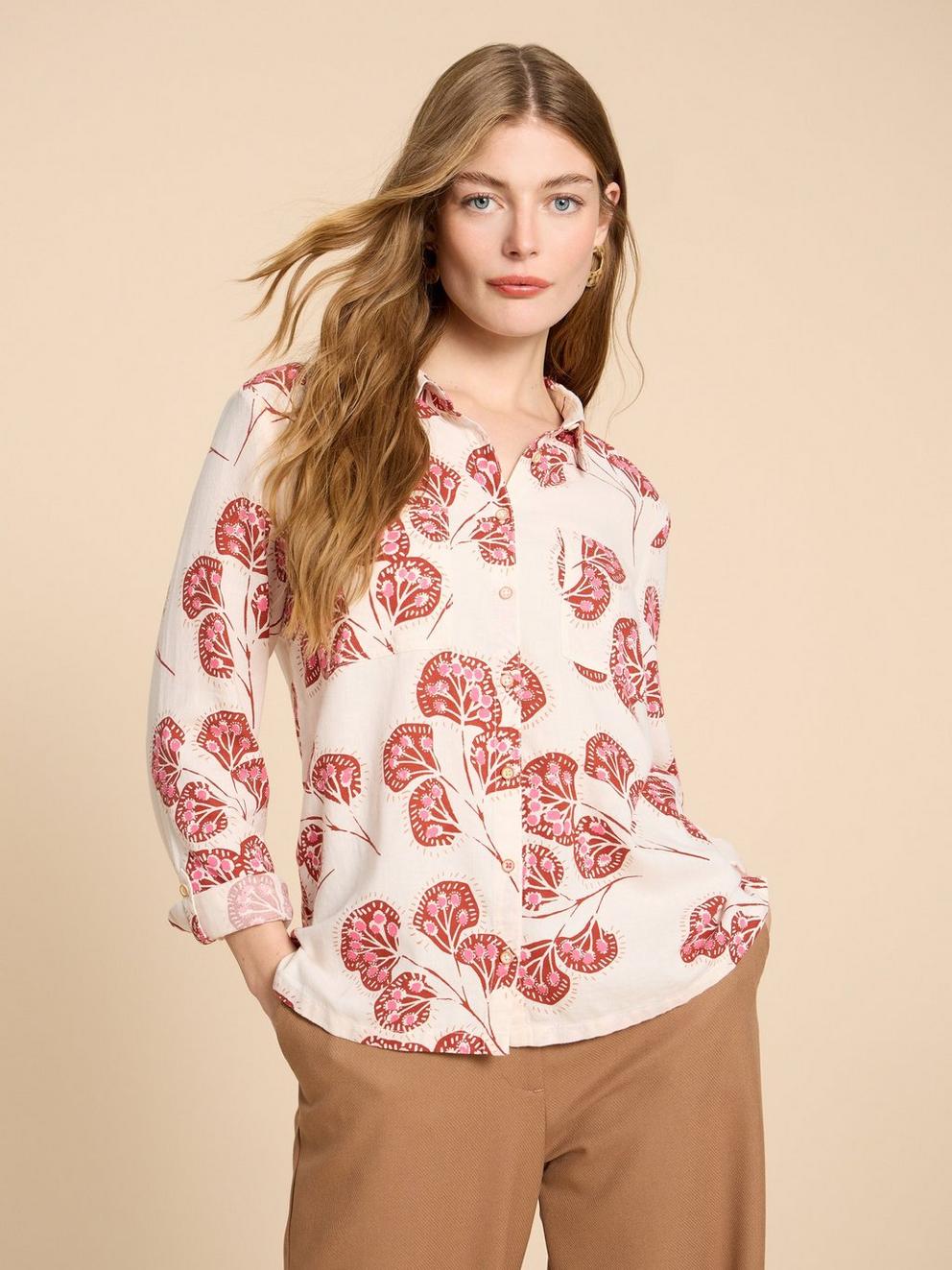 SOPHIE PRINTED ORGANIC SHIRT in IVORY PR - MODEL DETAIL