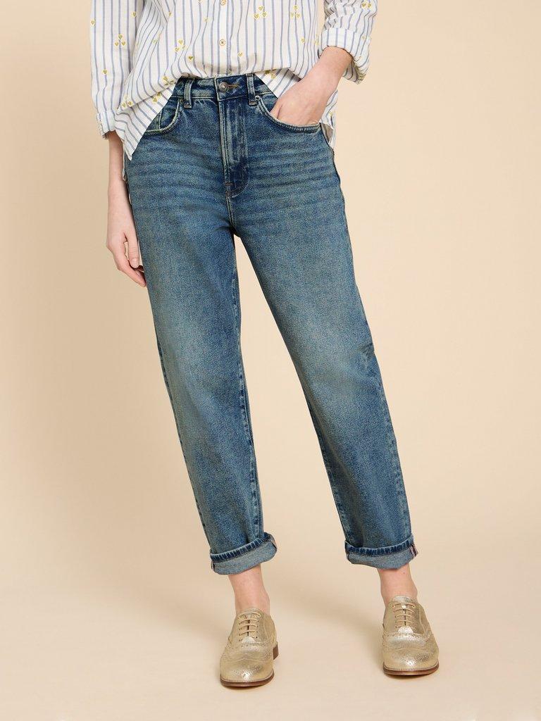 Tilly Tapered Jean in MID DENIM - MODEL DETAIL