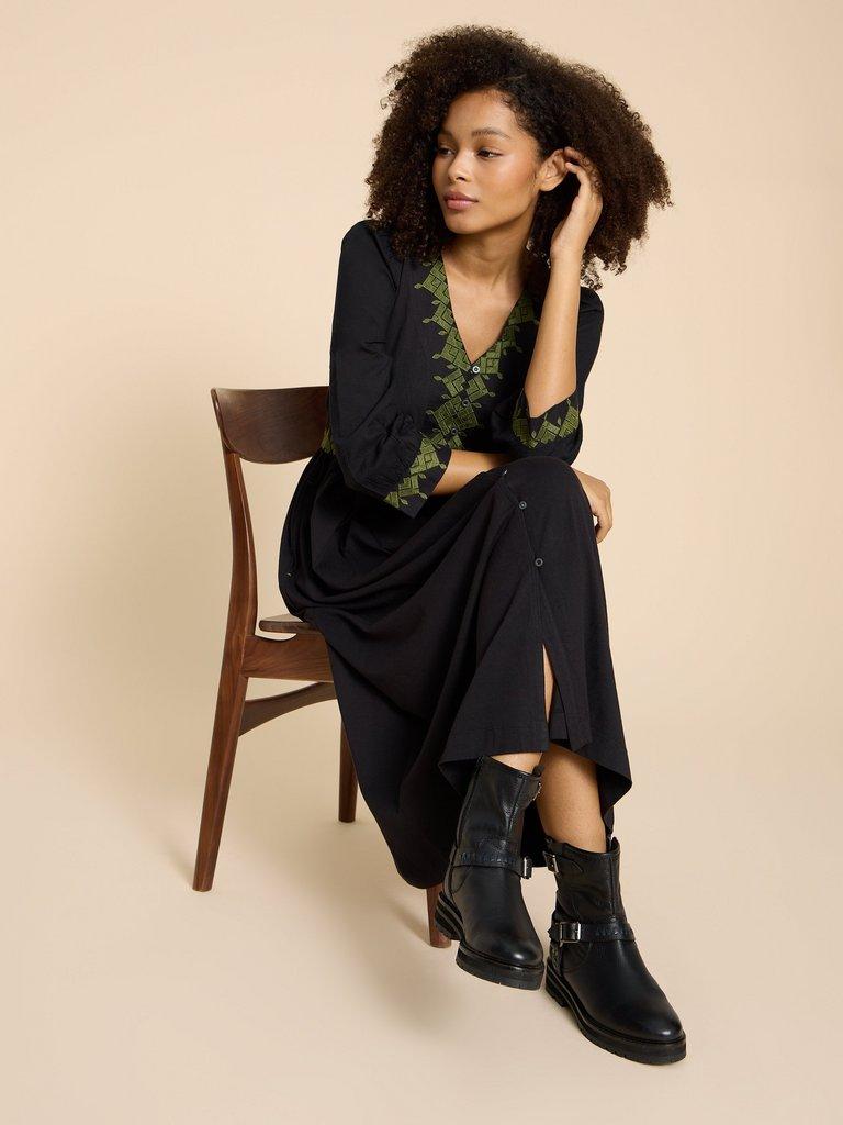 Emery Embroidered Jersey Dress in BLK MLT - LIFESTYLE