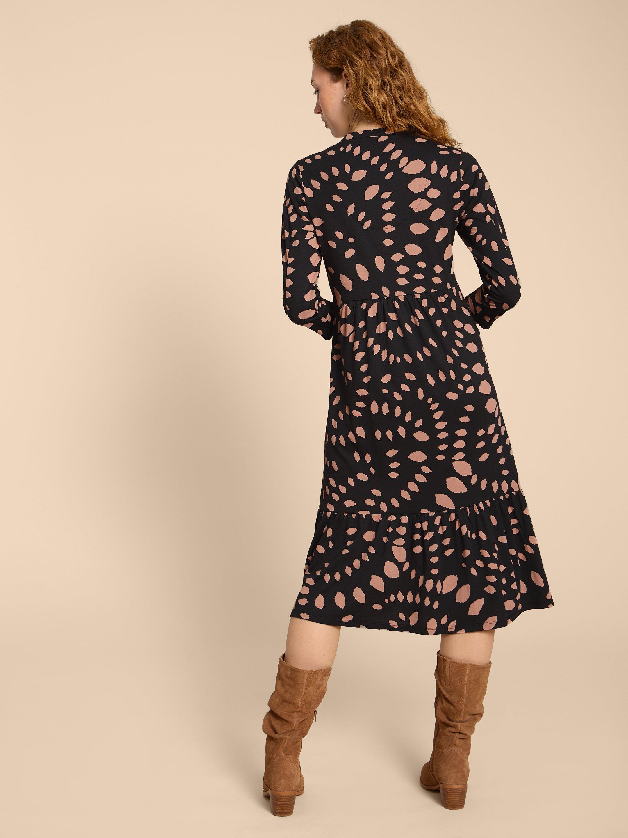 Naya Print Jersey Dress in BLK PR - MODEL BACK