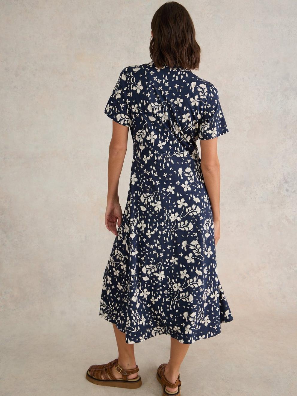 Rua Jersey Print Midi Dress in NAVY PR - MODEL BACK