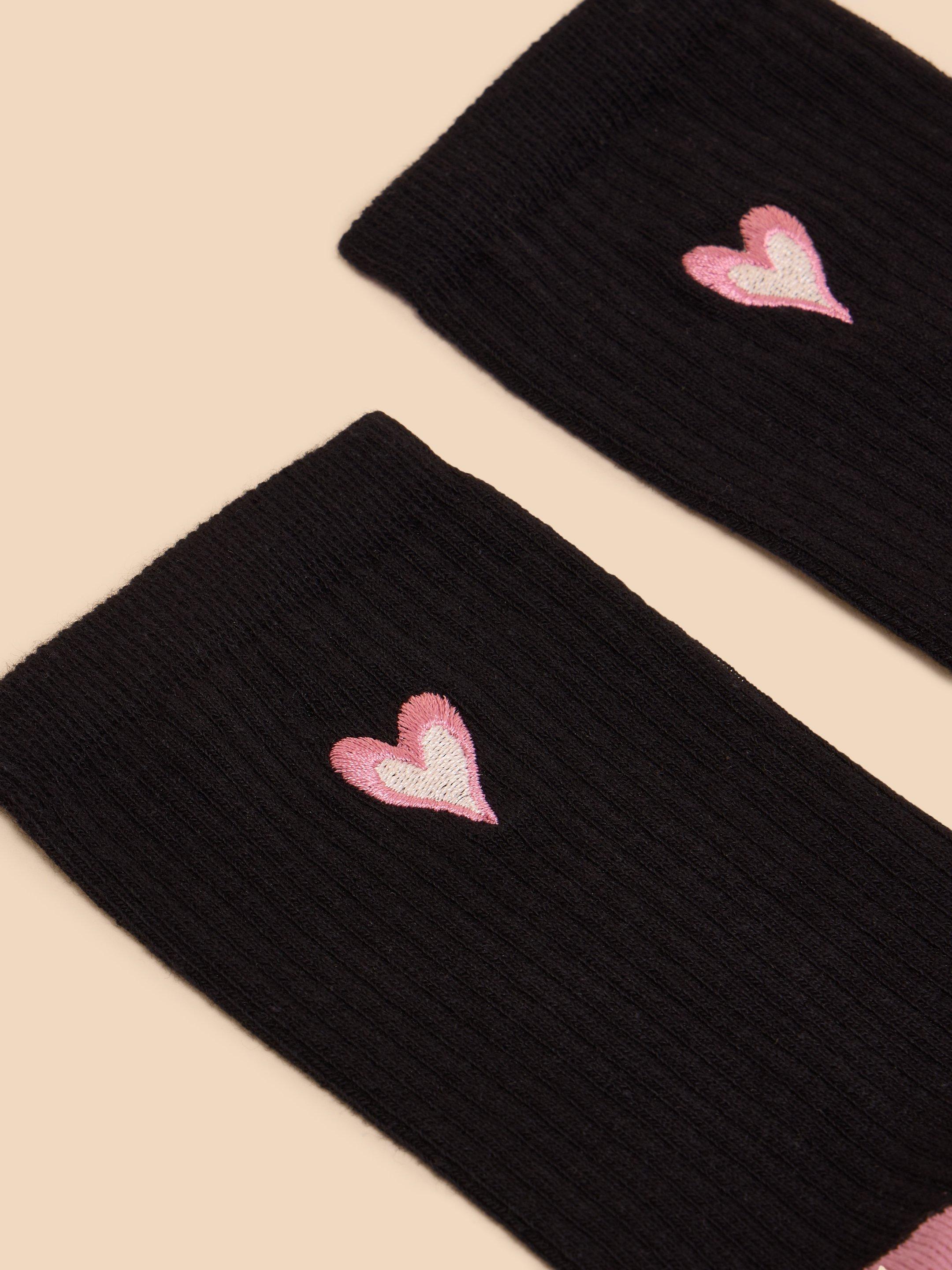 Embroidered Heart Rib Sock in PURE BLK - FLAT FRONT