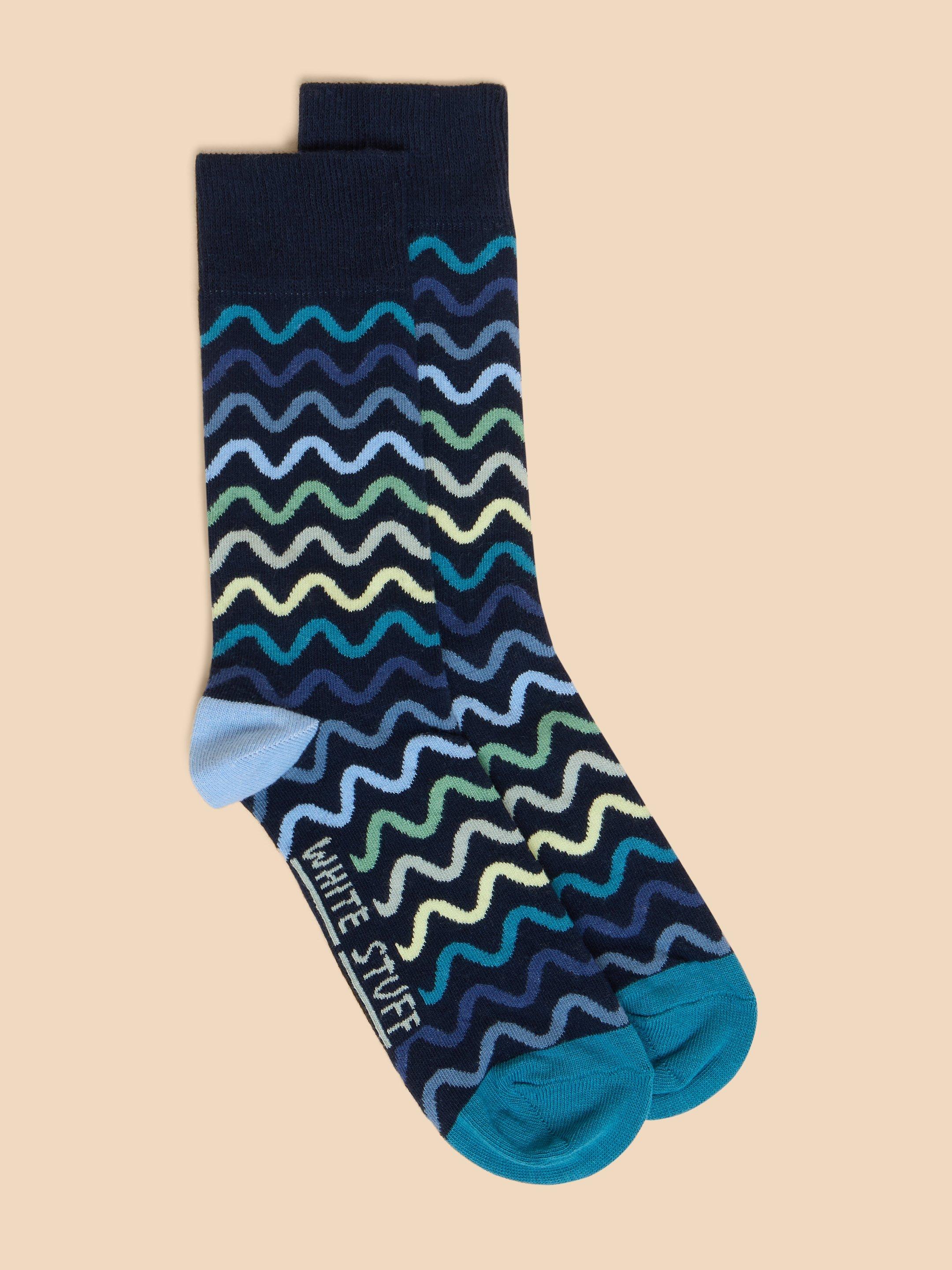 Squiggle Wave Ankle Sock in NAVY MULTI - MODEL FRONT