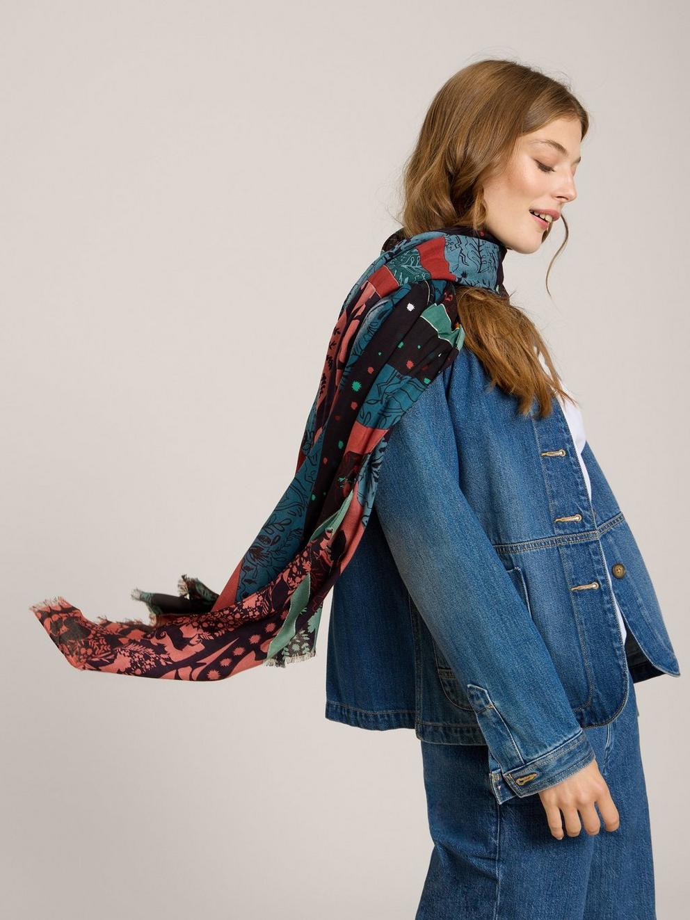 Star Patchwork Eco Vero Scarf in BLK MLT - LIFESTYLE