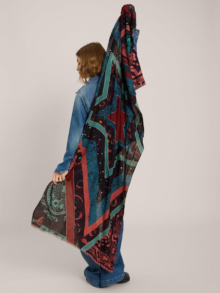 Star Patchwork Eco Vero Scarf in BLK MLT - MODEL DETAIL