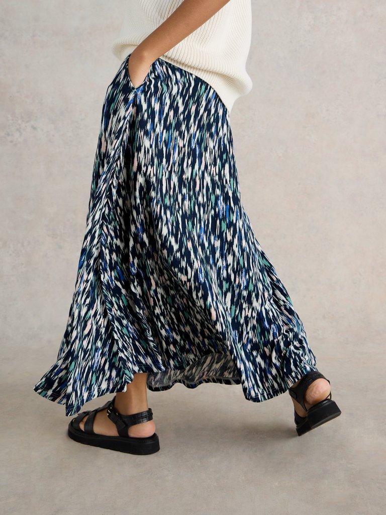 Jada Eco Vero Skirt in NAVY PR - MODEL BACK