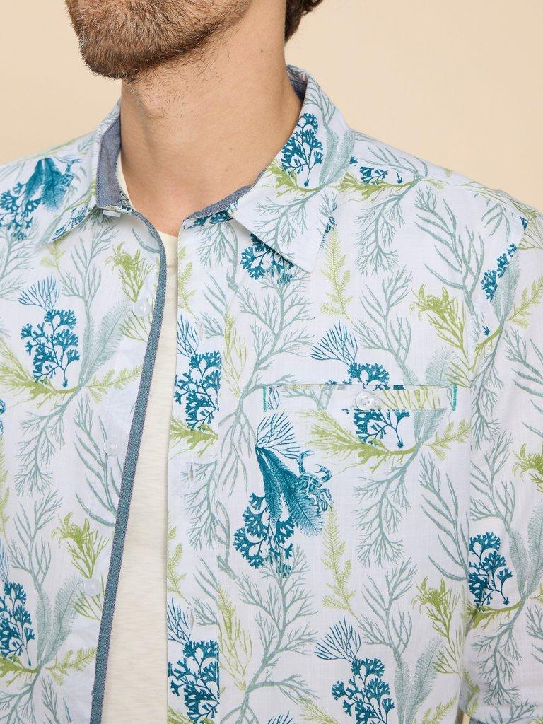 Crab Printed Shirt in WHITE PR - MODEL DETAIL