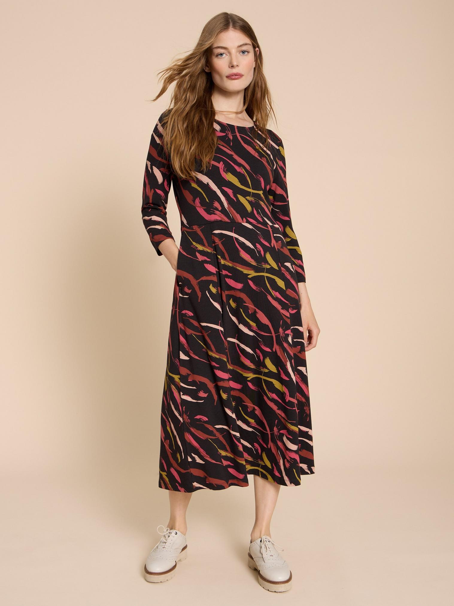 Madeline Jersey Print Dress in BLK PR - MODEL FRONT
