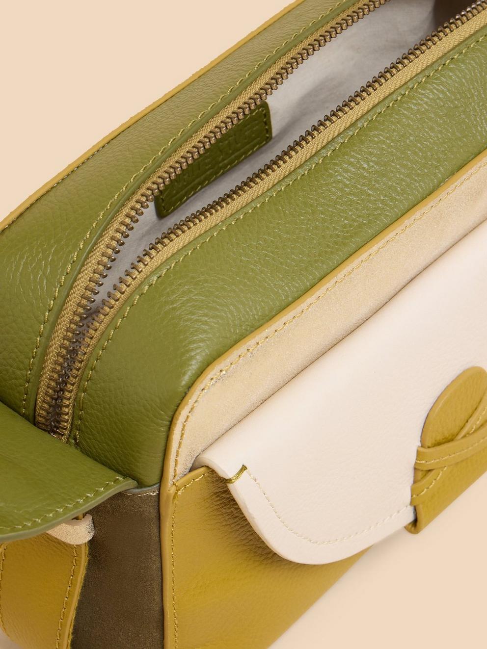 Leather Lola Camera Bag in GREEN MLT - FLAT DETAIL