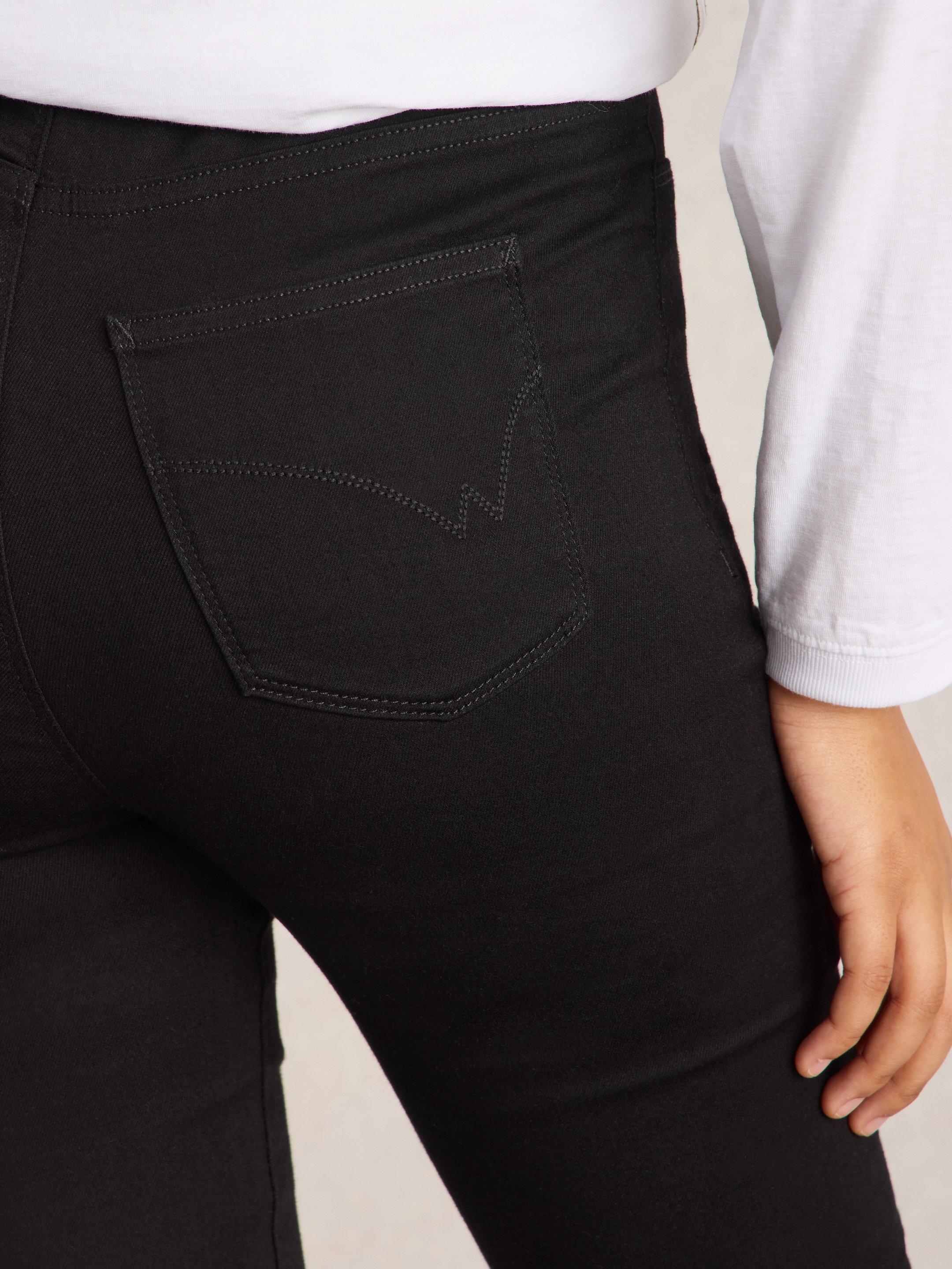 Janey Jegging in BLK DENIM - MODEL DETAIL