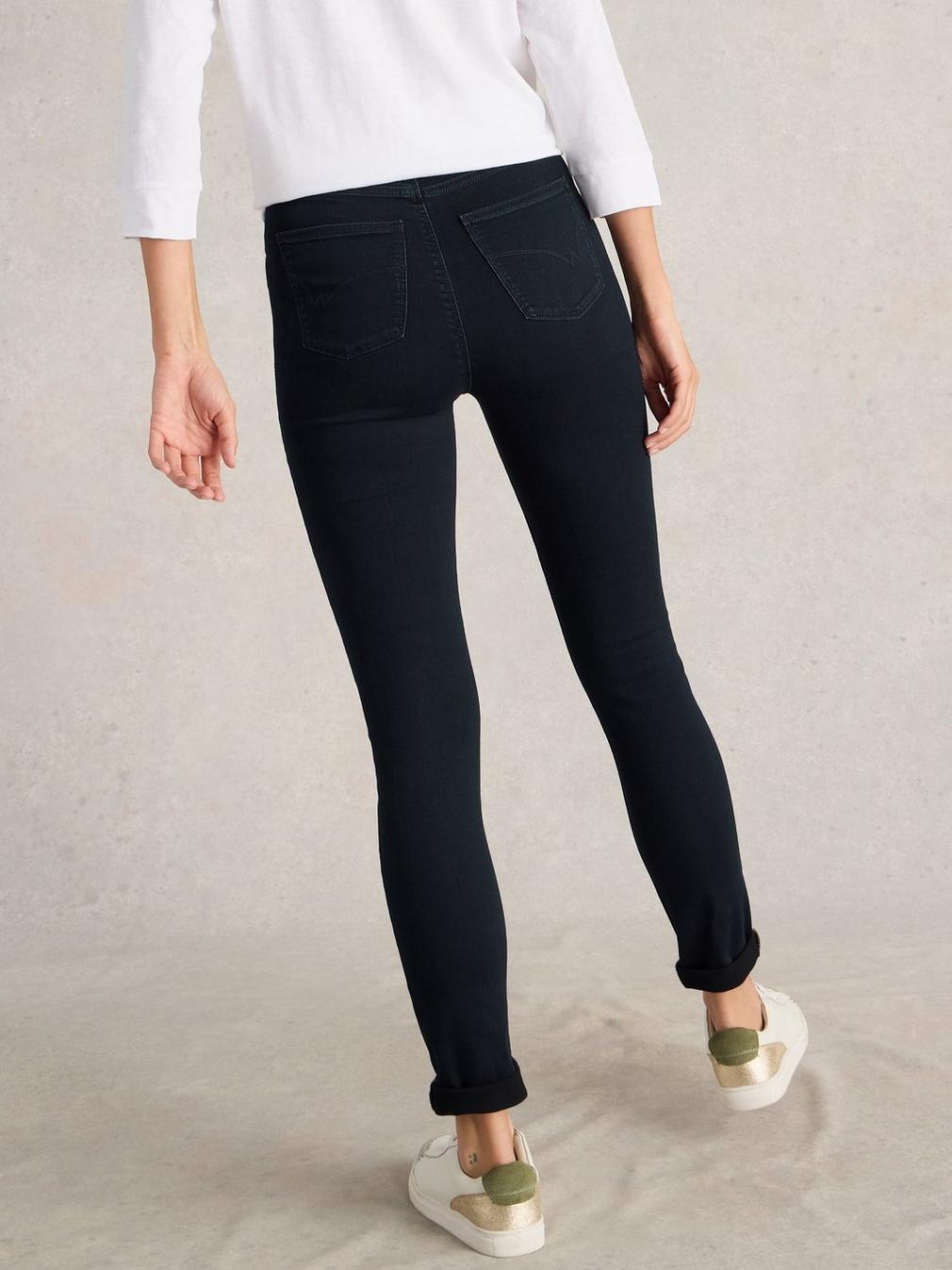 Janey Jegging in DK DENIM - MODEL BACK