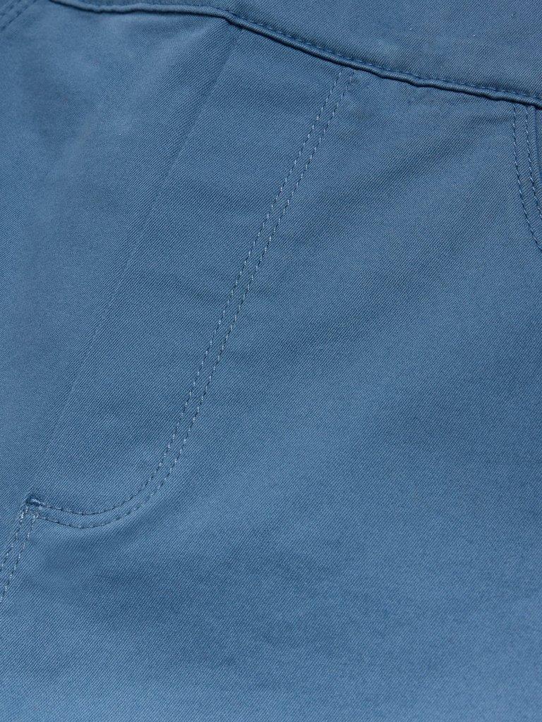Janey Jegging in MID BLUE - FLAT DETAIL