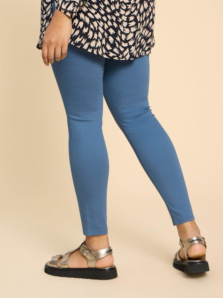 Janey Jegging in MID BLUE - MODEL BACK