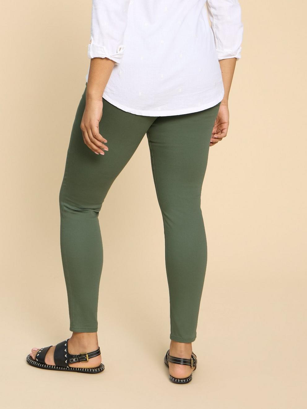 Janey Jegging in MID GREEN - MODEL BACK