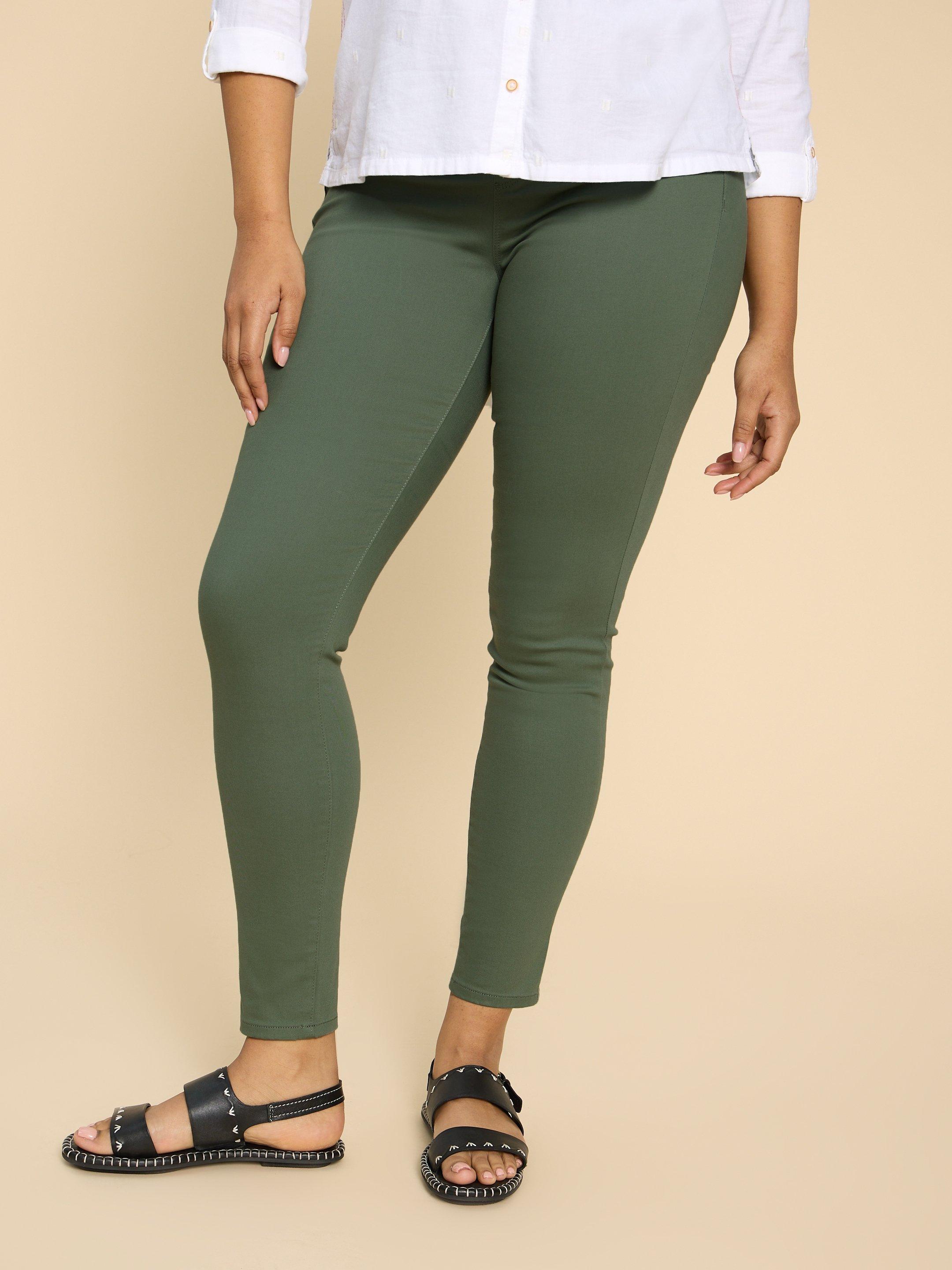 Janey Cotton Jegging in MID GREEN - MODEL DETAIL