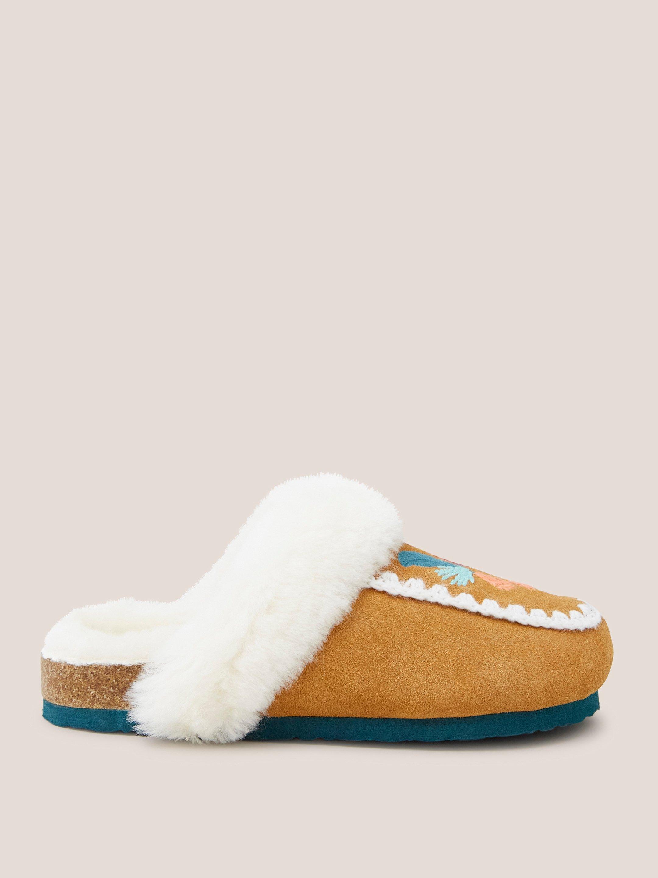 White store stuff slippers