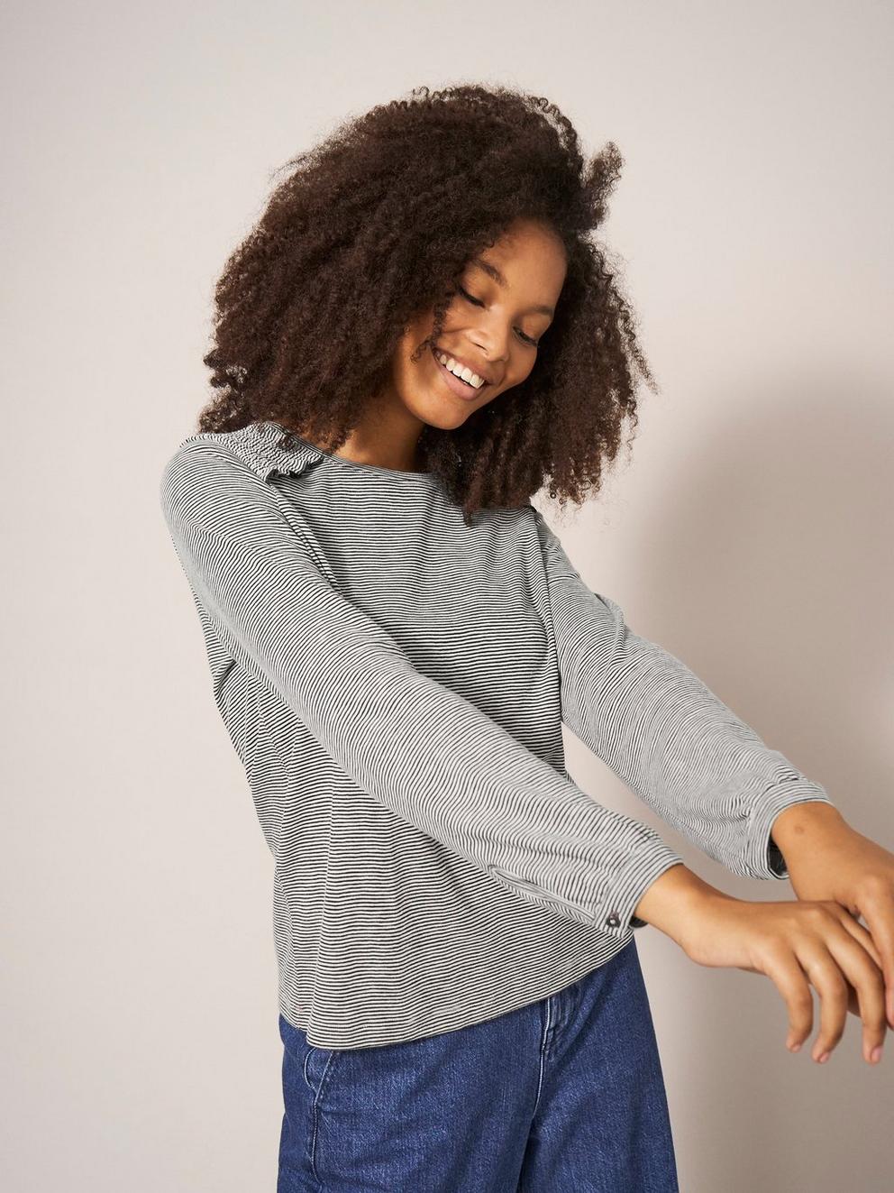 ANA SMOCK SHOULDER TOP in BLK MLT - LIFESTYLE