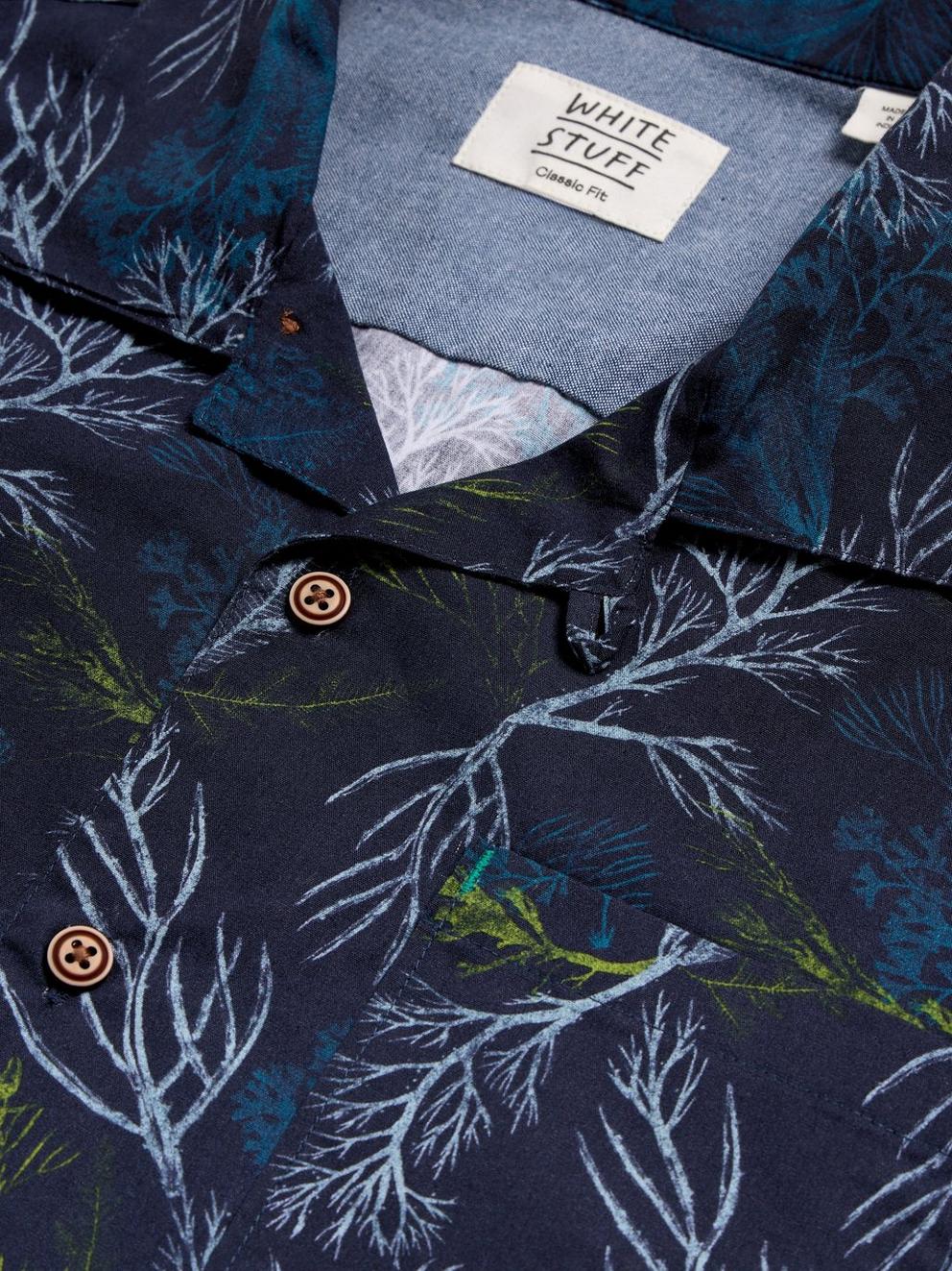 Crab Printed SS Shirt in NAVY PR - FLAT DETAIL