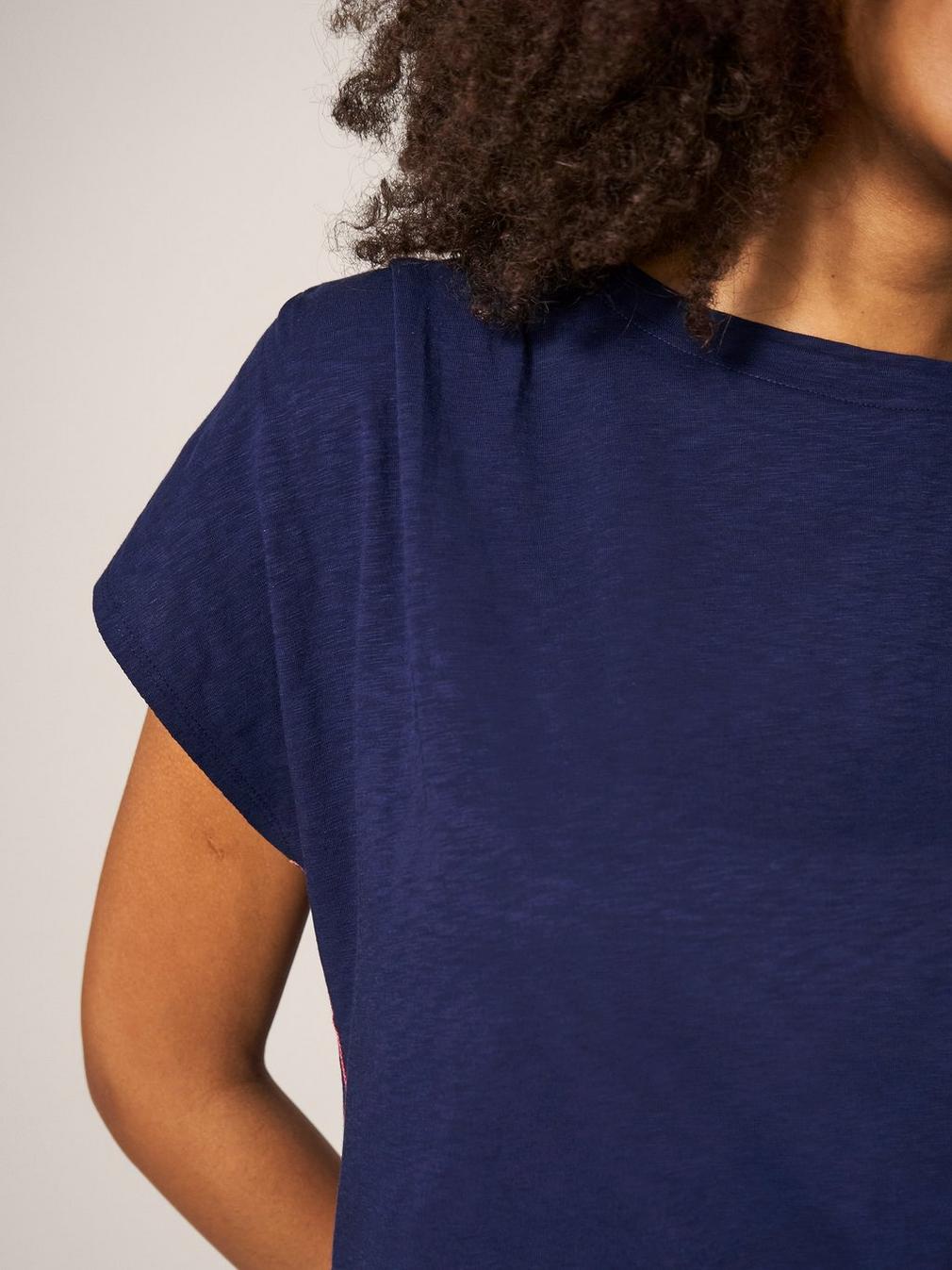 Sia Modern Tee in DARK NAVY - MODEL DETAIL