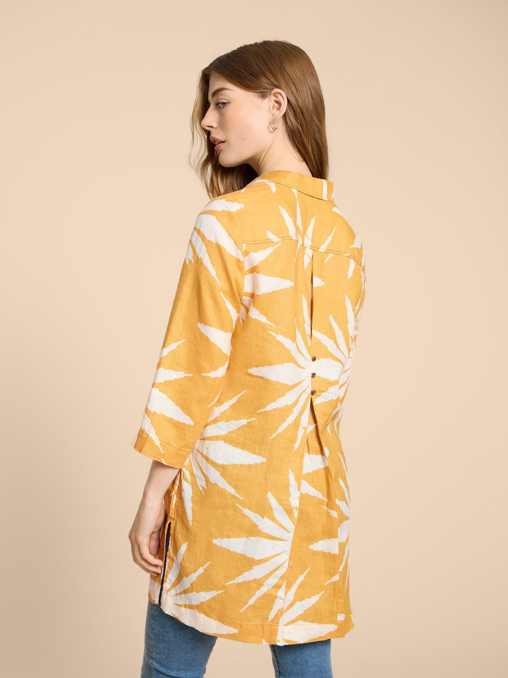 Blaire Linen Tunic in CHART PR - MODEL BACK
