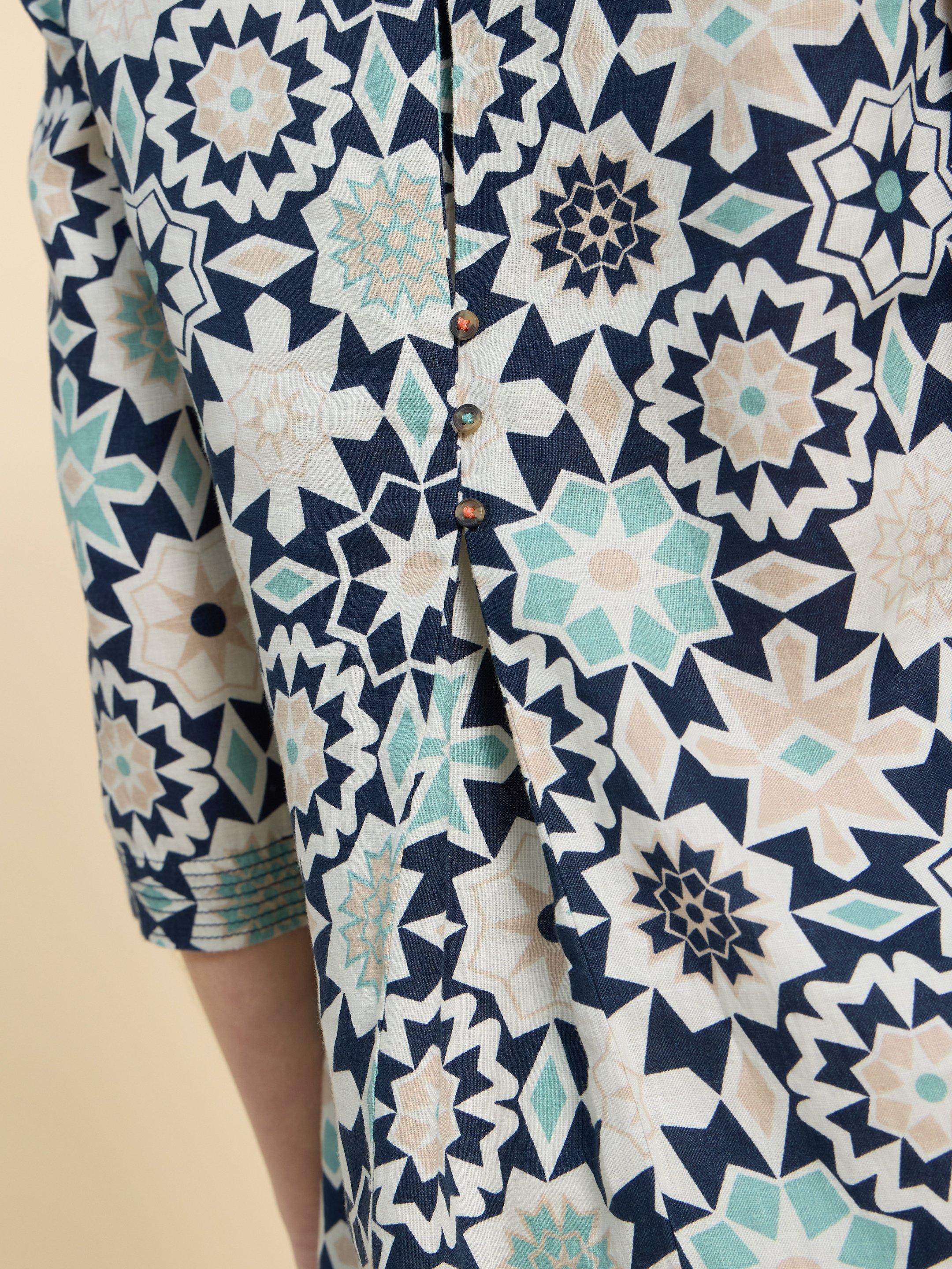 Blaire Linen Tunic in NAVY PR - MODEL DETAIL