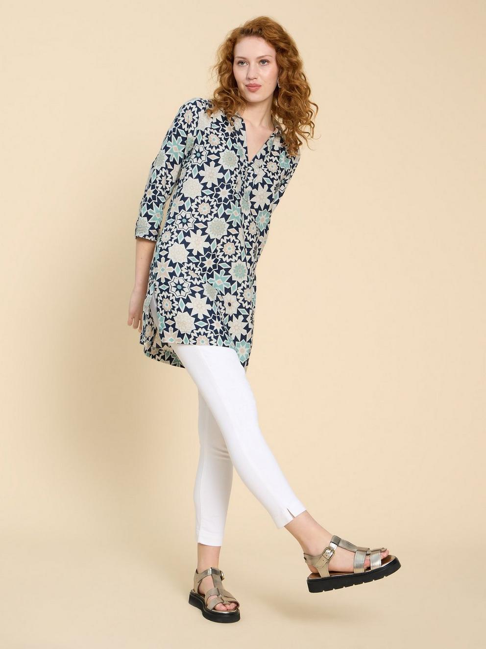 Blaire Linen Tunic in NAVY PR - MODEL FRONT