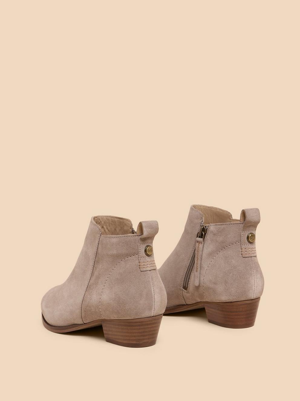 Willow Suede Zipped Ankle Boot in LGT GREY - FLAT BACK