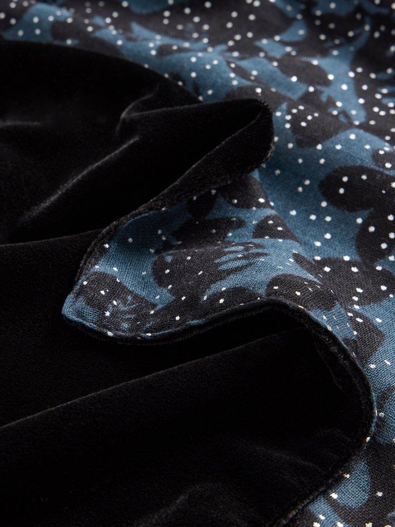 Foil Print Velvet Scarf in PURE BLK - FLAT DETAIL