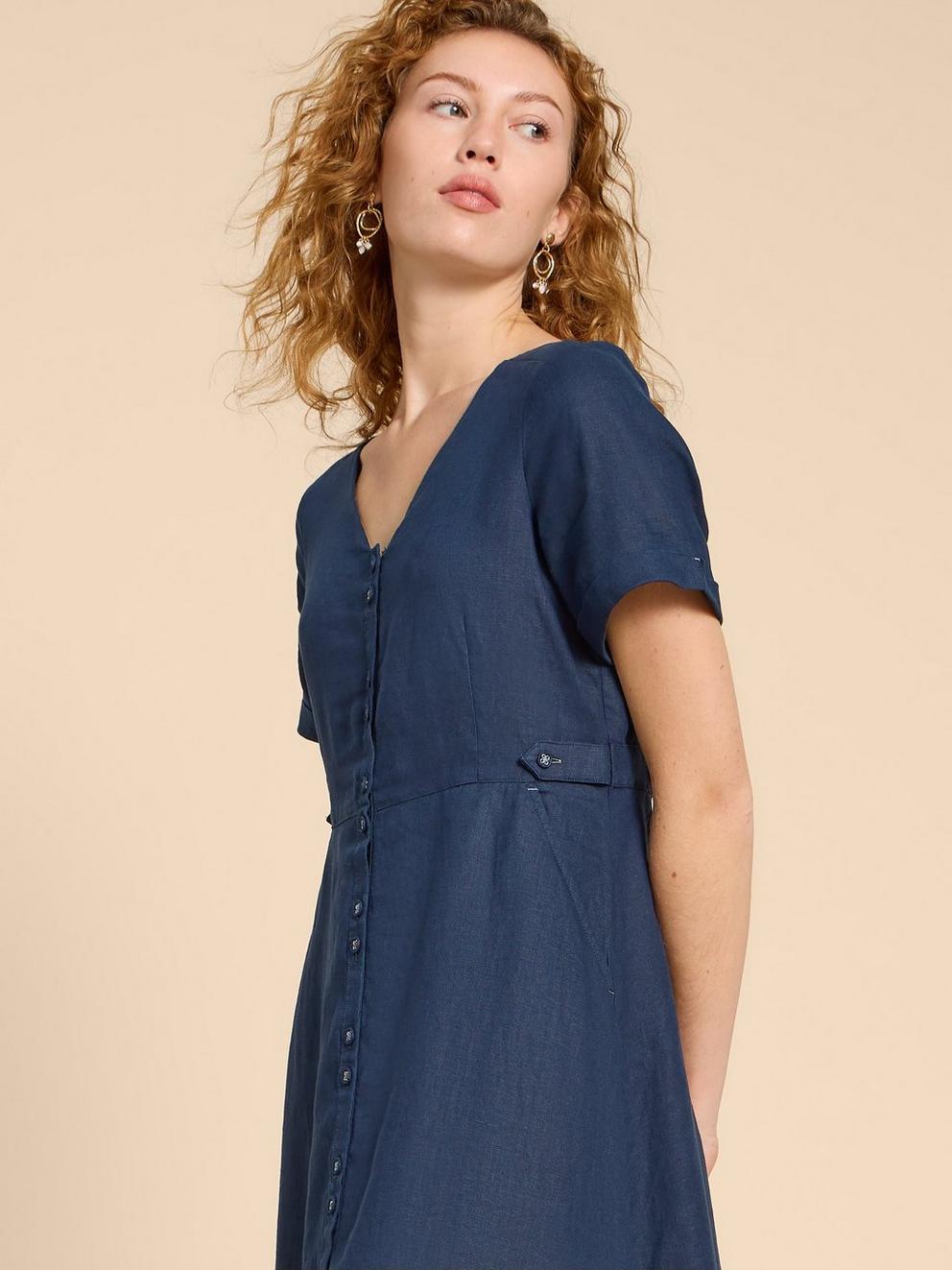 Ivy Linen V Neck Midi Dress in DARK NAVY - MODEL DETAIL