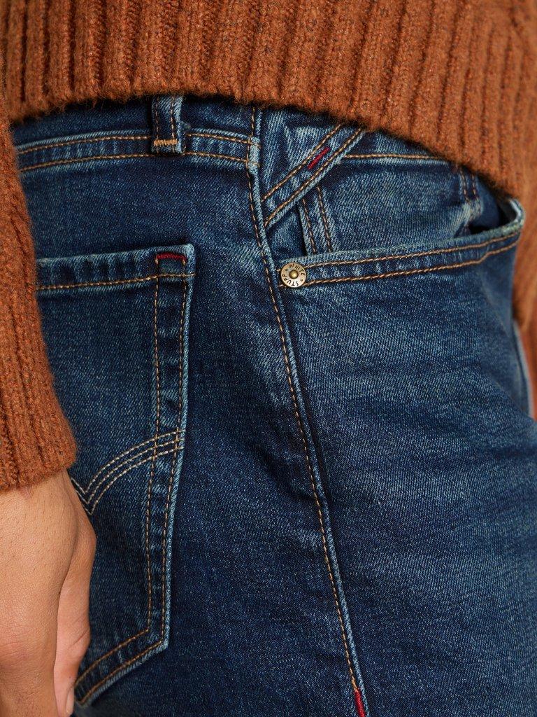 Eastwood Straight Jean in DK BLUE - MODEL DETAIL