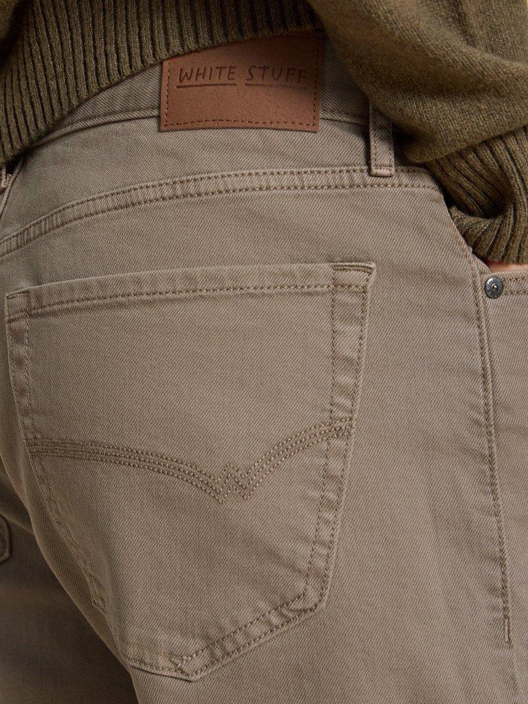 Eastwood Straight Jean in LGT NAT - MODEL DETAIL