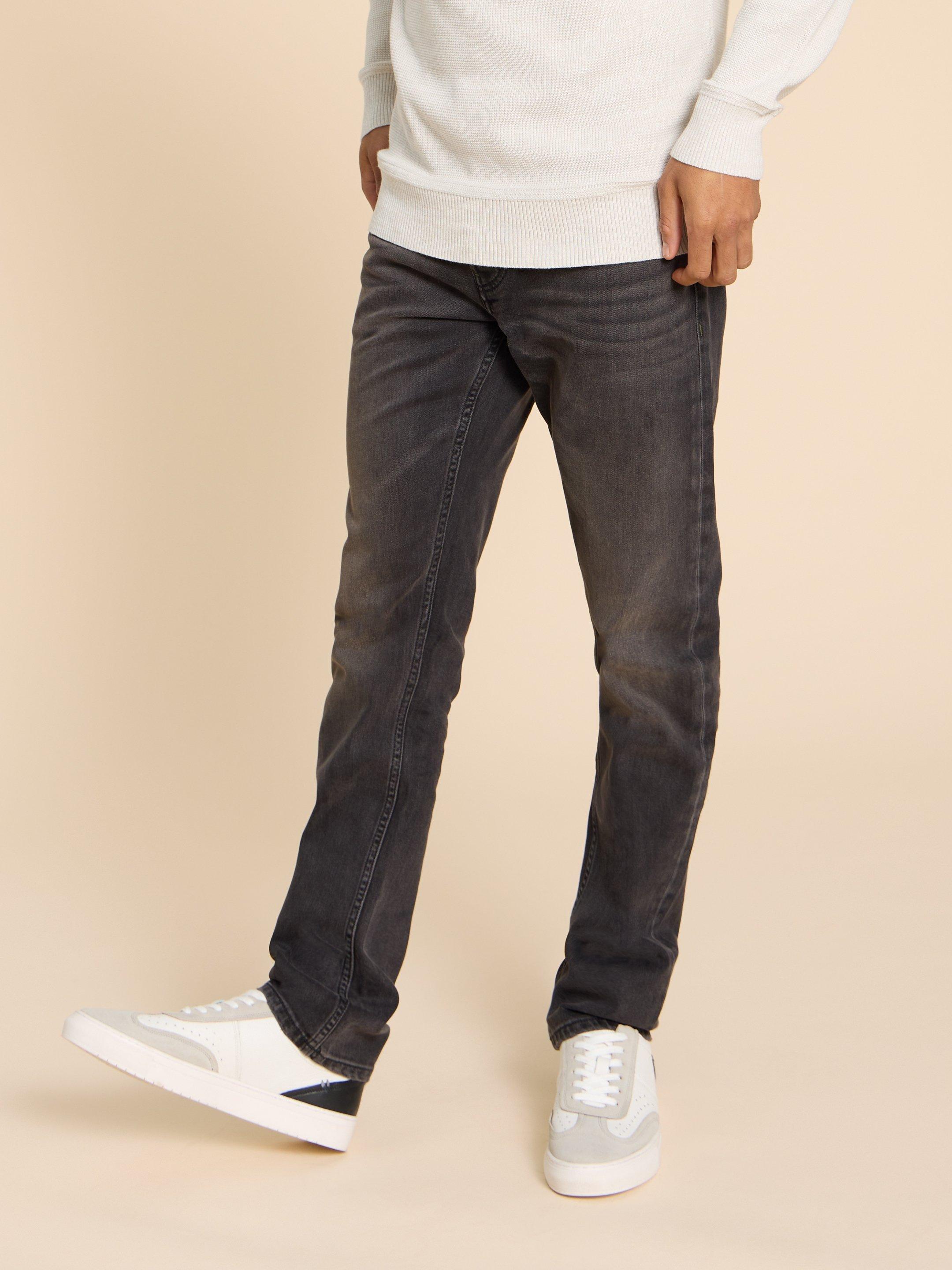 Eastwood Straight Jean in WASHED BLK - MODEL FRONT