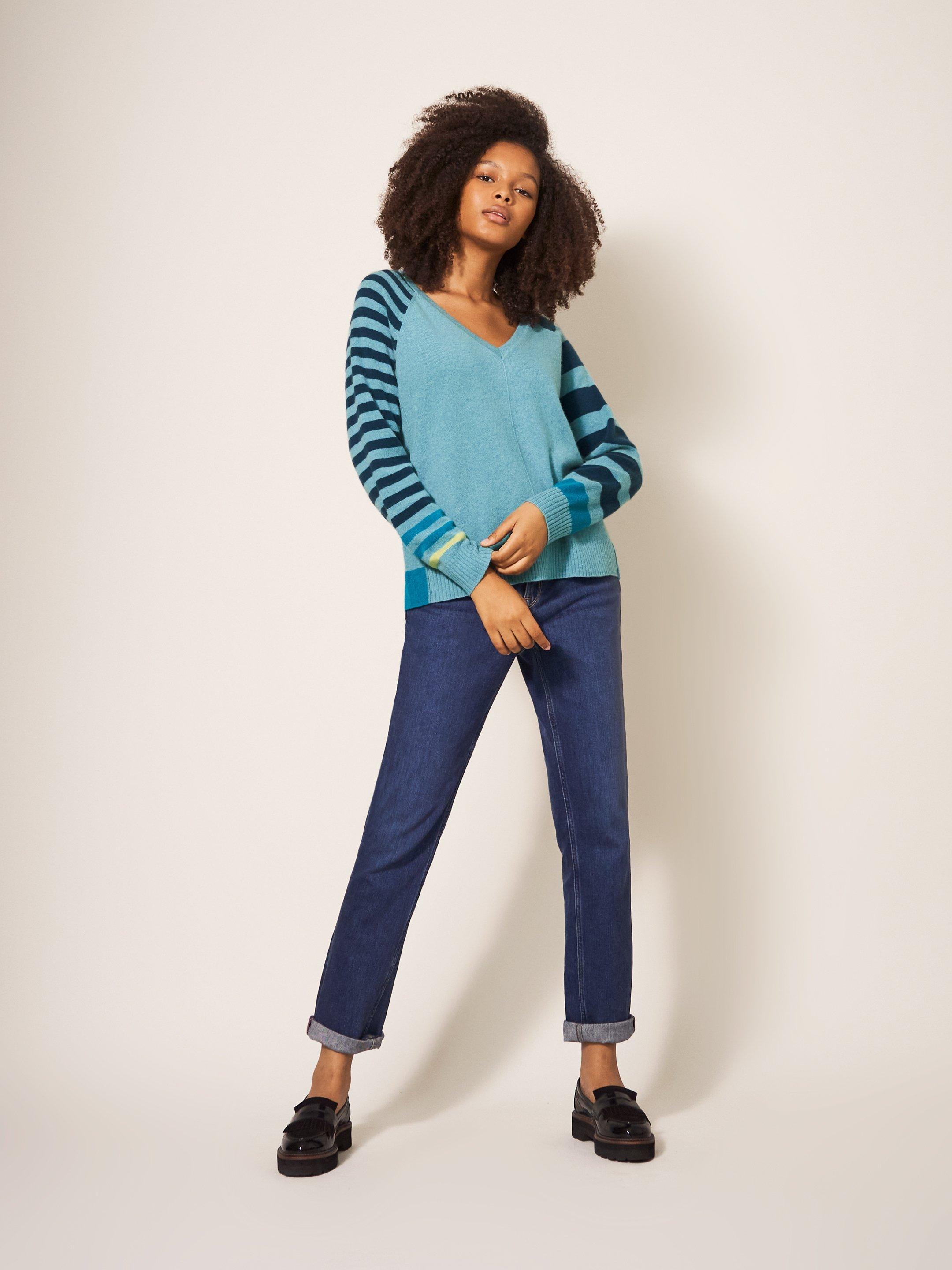 CLARA CASHMERE JUMPER in BLUE MLT - MODEL DETAIL