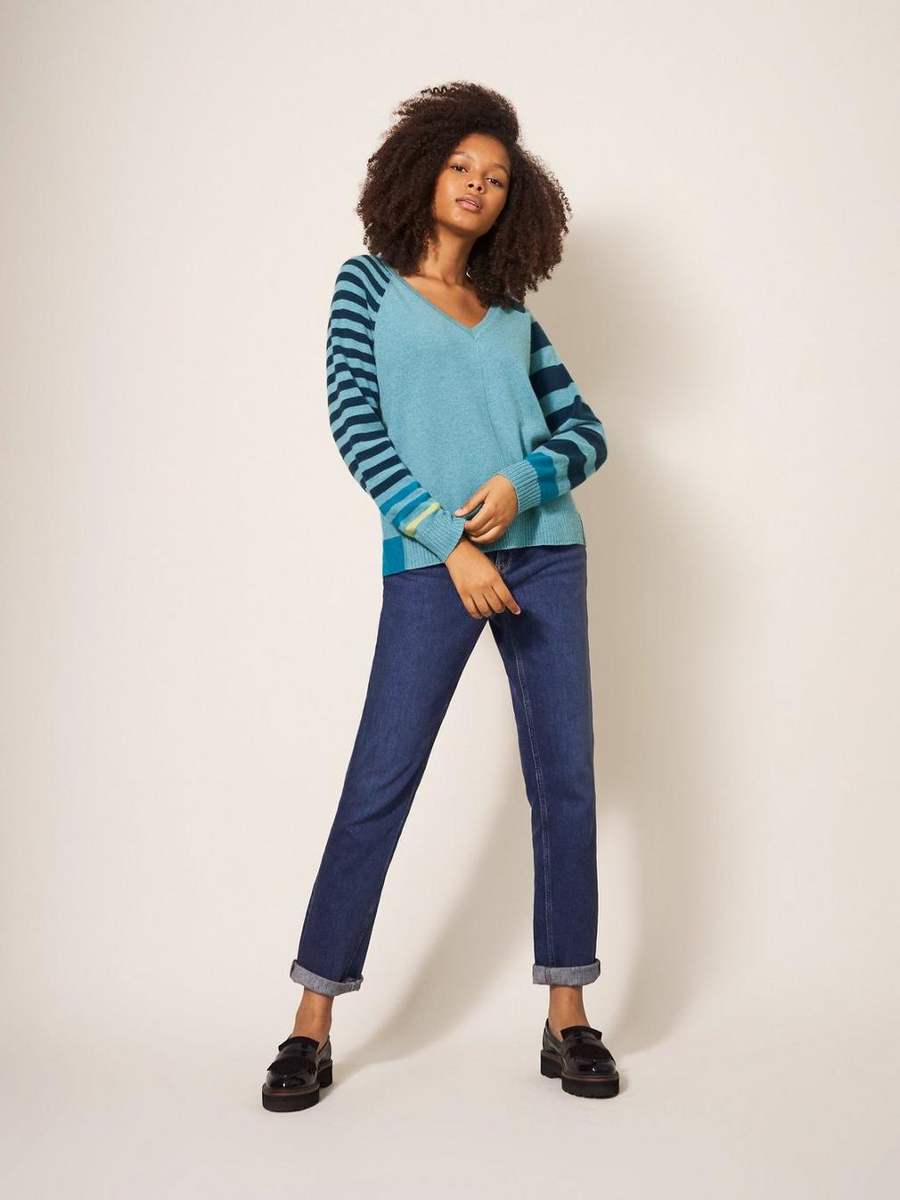 CLARA CASHMERE JUMPER in BLUE MLT - MODEL DETAIL