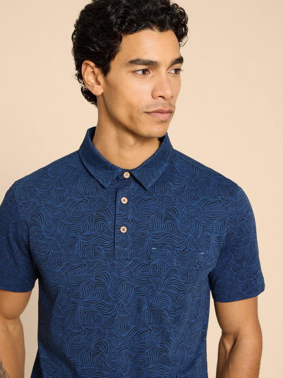 Waves Printed Polo in NAVY PR - MODEL DETAIL