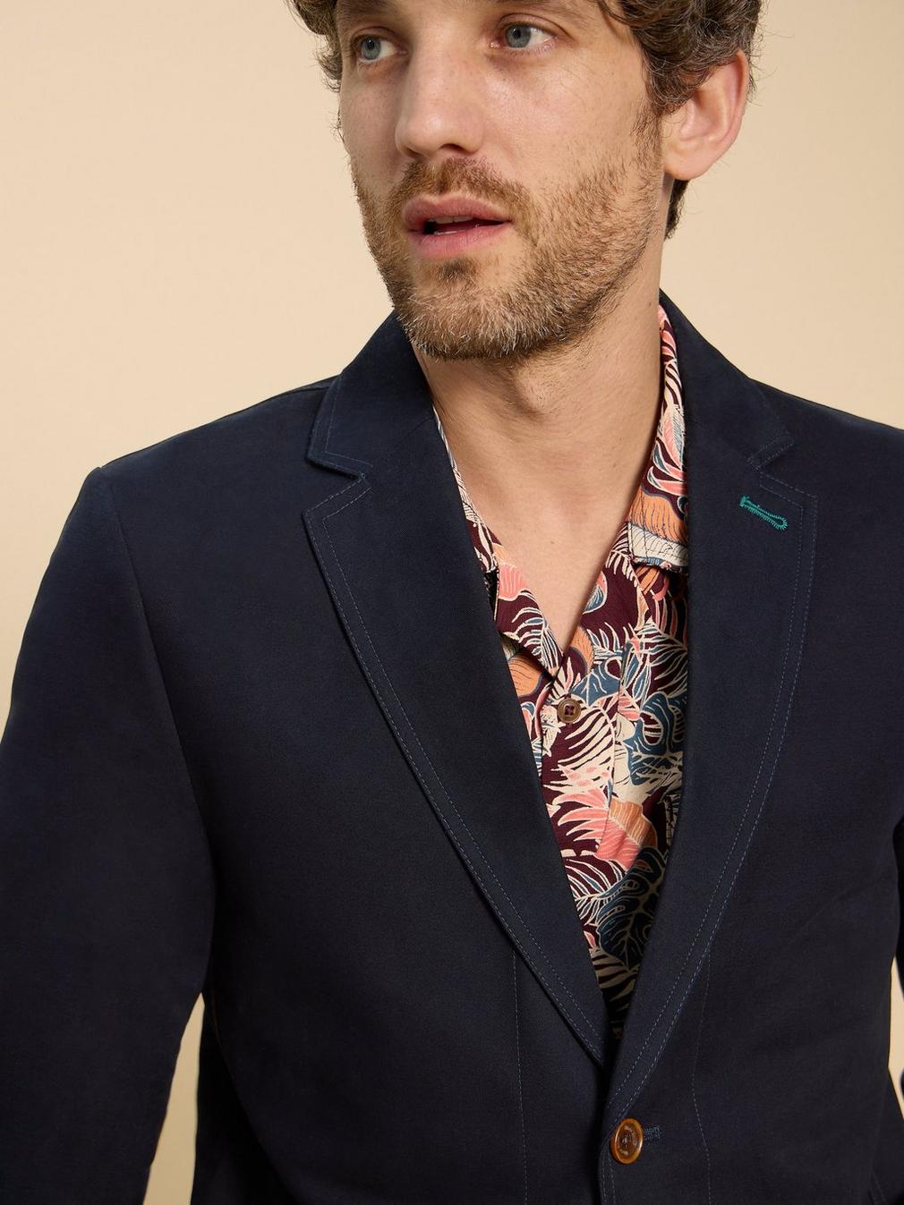 Chiltern Blazer in DARK NAVY - MODEL FRONT