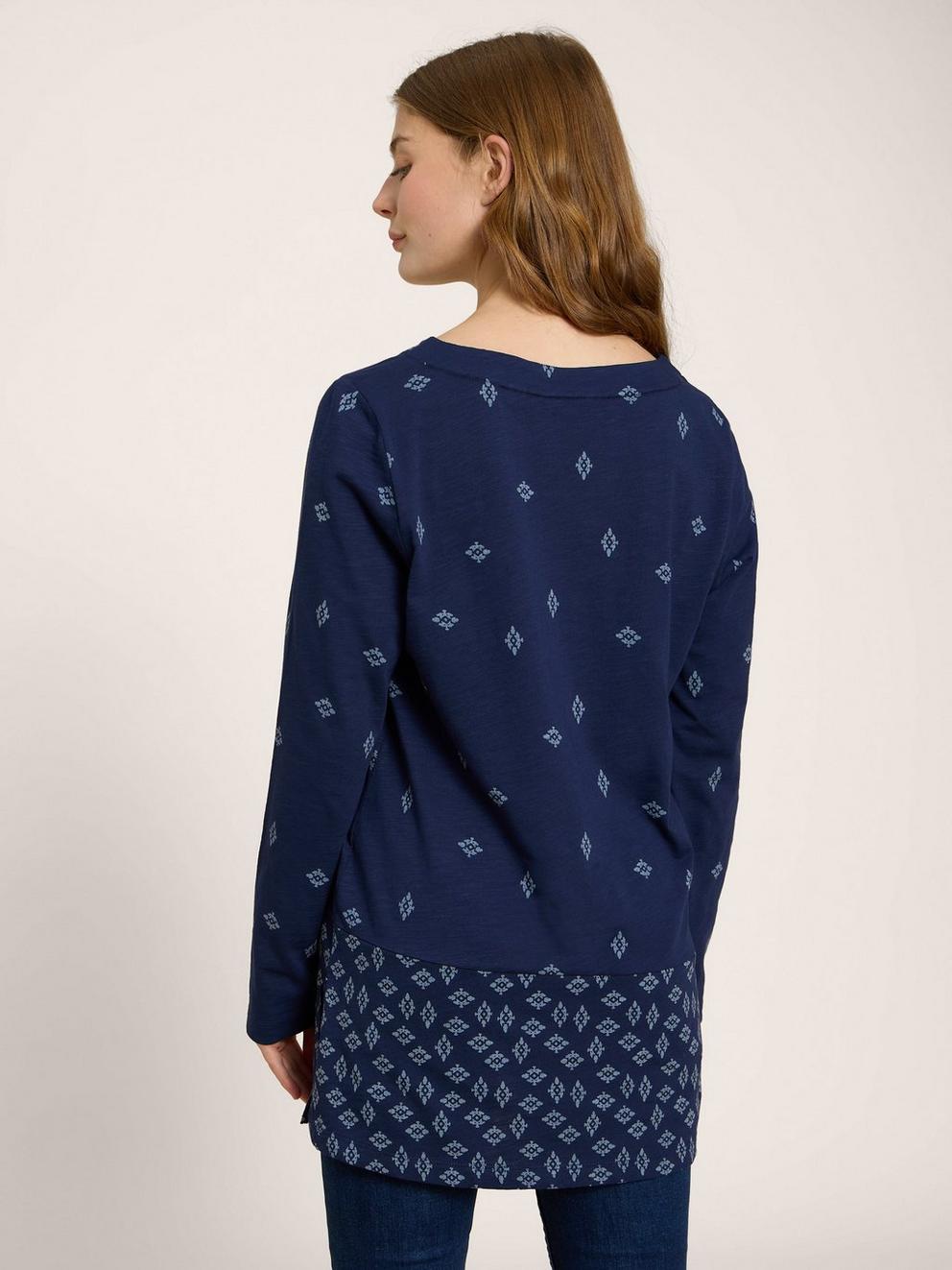 CARRIE LS TUNIC in NAVY PR - MODEL BACK