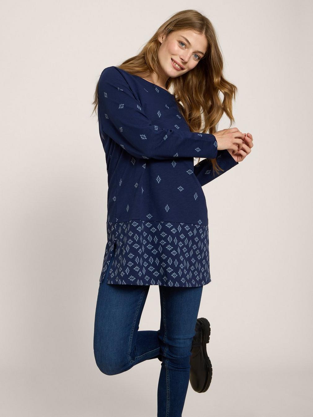 CARRIE LS TUNIC in NAVY PR - MODEL DETAIL