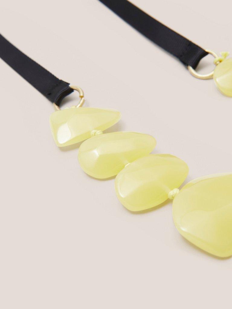 Magnolia Resin Necklace in MID YELLOW - FLAT DETAIL