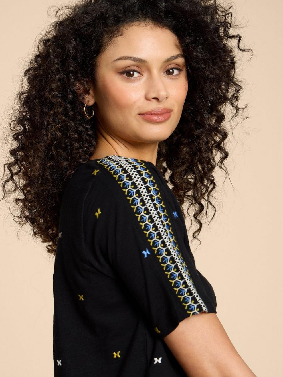 WINNIE EMBROIDERED TOP in BLK MLT - MODEL DETAIL